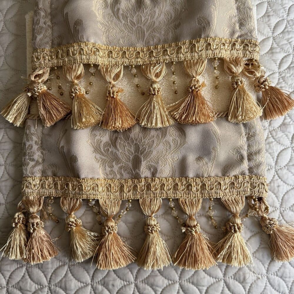 Set Of 2 Croscill Embellished Hand Towels 17x10" Fringe Tassel Jeweled Beige - Picture 2 of 6